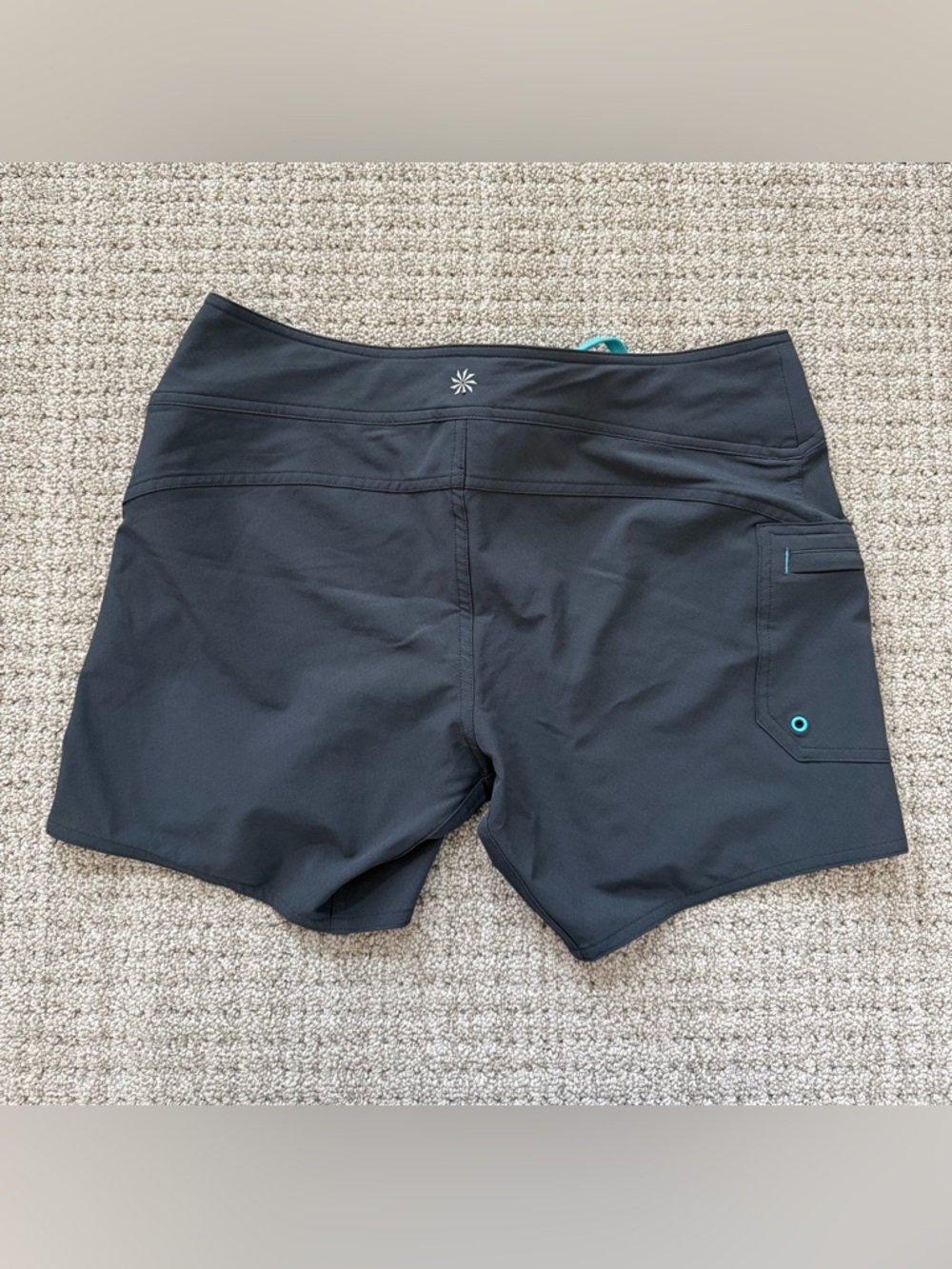 Athleta Women’s Clearwater Board Shorts Size 8 - Picture 2 of 7